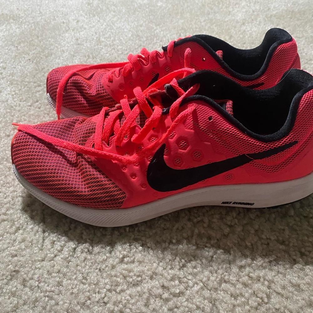 Pink Nike Tennis Shoes Womans 9